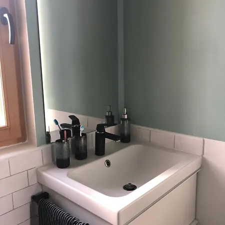 Chez Nomi بيارفيت-سور-سين